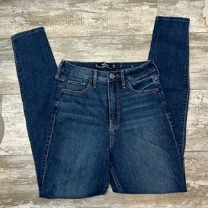 Hollister Curvy Ultra High Rise Super Skinny Jeans.  Size 5L